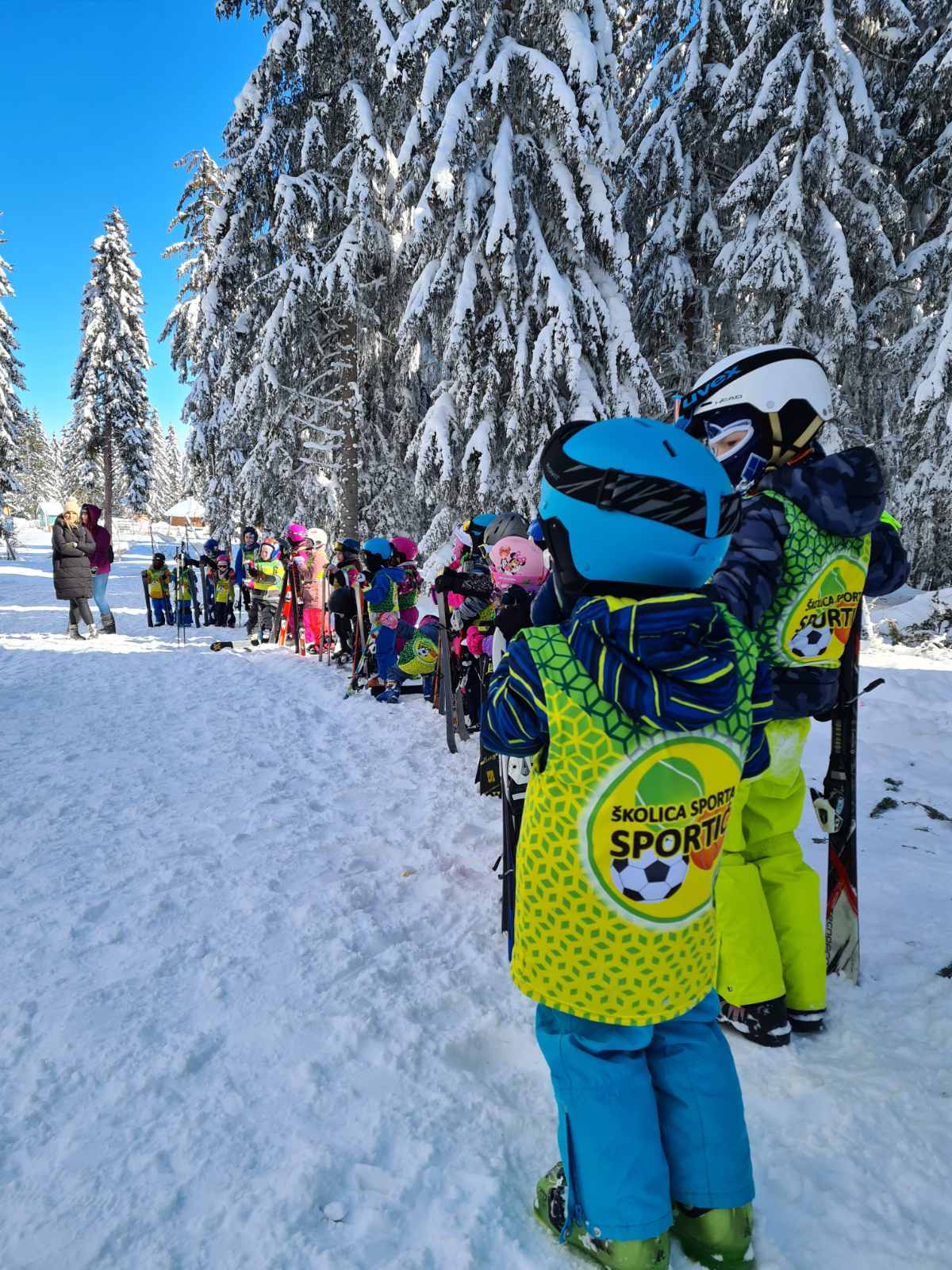 Čas skijanja za decu